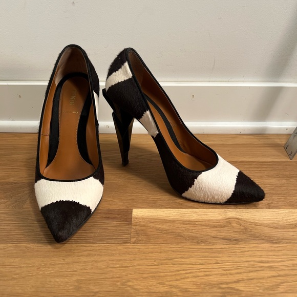 Fendi Black and White Zebra Print Pony Hair Diamond Heel Pumps - Picture 7 of 16